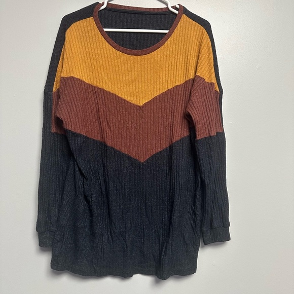 **3. For $15** Gold and Brown Ribbed Relaxed Sweatshirt (see measurements) - Picture 1 of 3